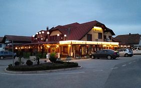 Motel Majolka